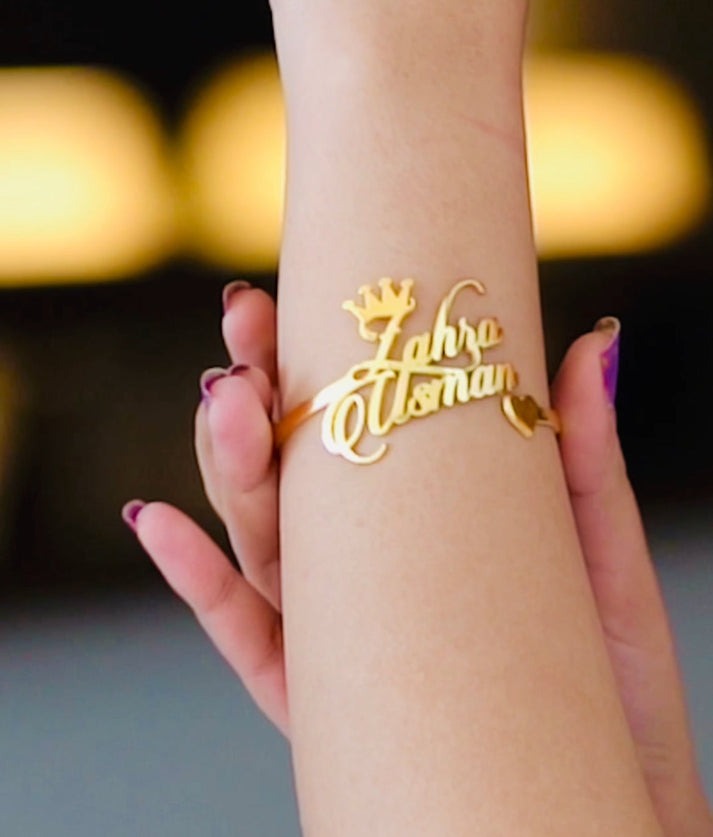 Custom Name Bangle with Heart Edge Design – Women’s Personalized Bracelet